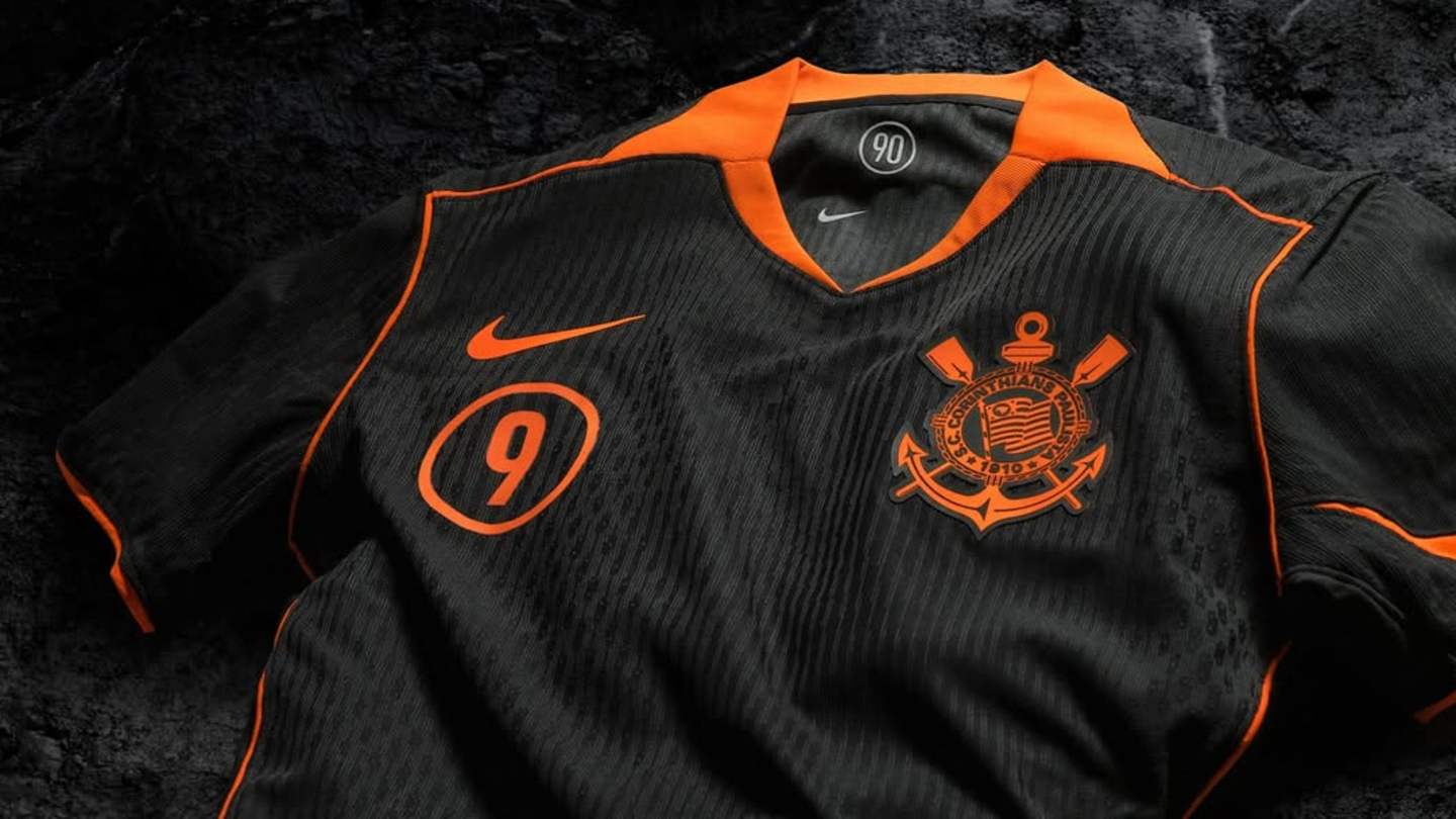 Alt text: "Corinthians players wearing their new Nike Total 90 third kit"