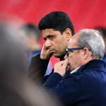 Un joueur du Pérou San Germán en action avec les couleurs du Paris Saint-Germain.