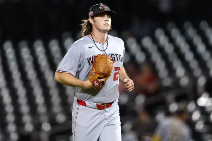 Boston Red Sox logo and Washington Nationals logo