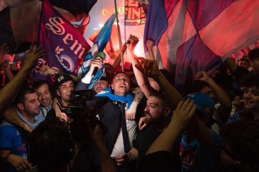 La fête de la ville de Naples après la victoire du Scudetto.