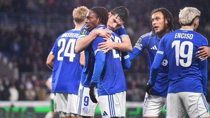 Match de football entre Strasbourg et Breidablik