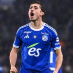 Les joueurs de Strasbourg célèbrent leur victoire.