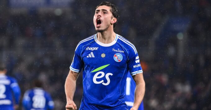 Les joueurs de Strasbourg célèbrent leur victoire.