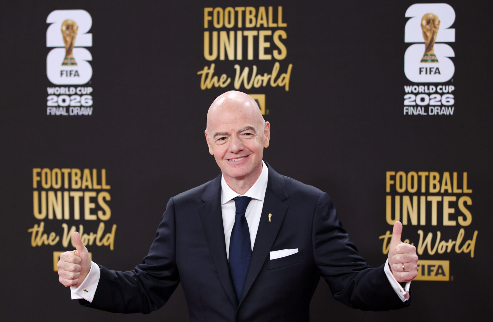 Footballeurs demandant à la FIFA la refonte du système des transferts