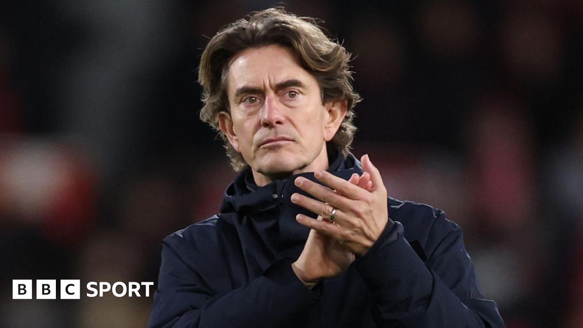 Alt text for the image: Thomas Frank in the dugout