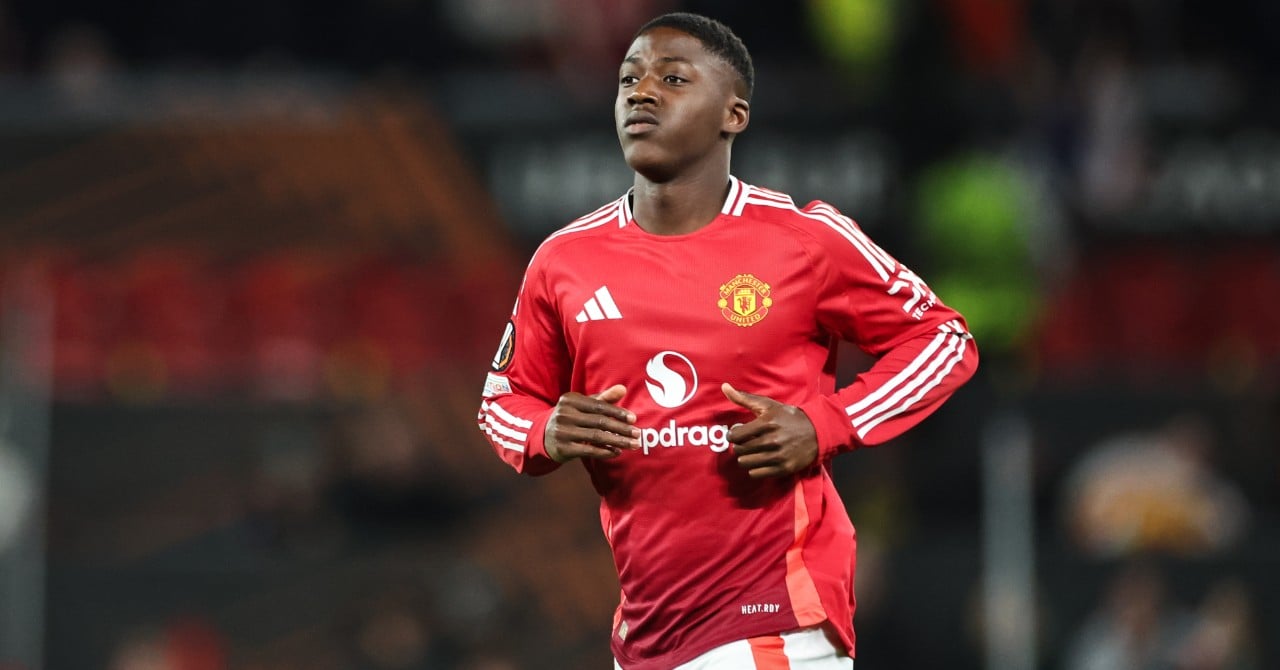 Un joueur de football en train de jouer