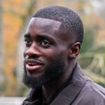 Le défenseur français Dayot Upamecano en action avec le Bayern Munich.