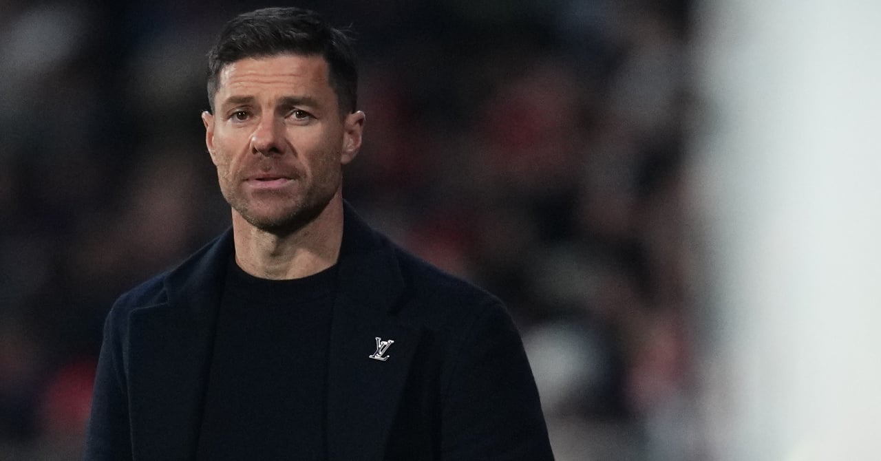 L'entraîneur Xabi Alonso sur le banc du Real Madrid.