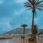 Carte météo affichant des zones de fortes précipitations et de vents violents sur la région de Souss-Massa, Maroc.