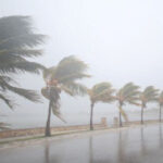 Carte météorologique du Maroc affichant des zones de fortes pluies, chutes de neige et vents forts