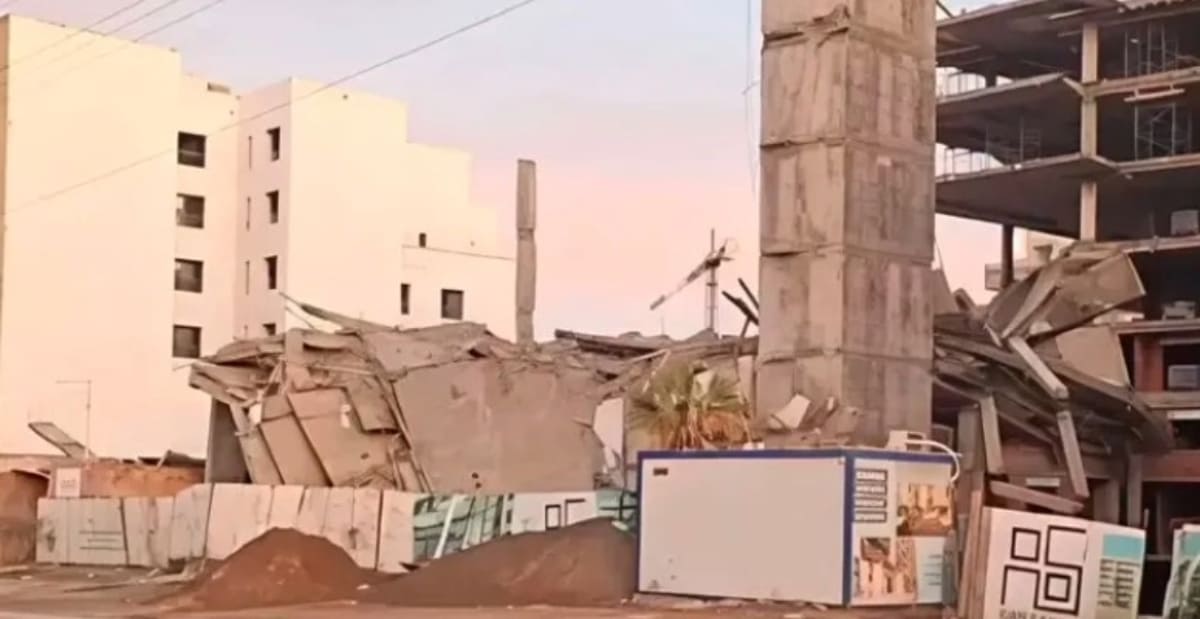 Décombres d'un immeuble en construction effondré dans le quartier de l'Hivernage à Marrakech