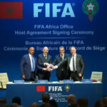 Achraf Hakimi, capitaine de l'équipe du Maroc, célébrant un but, symbolisant l'année exceptionnelle du football marocain en 2025.