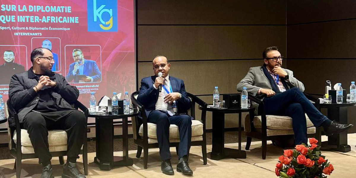 Stade de football moderne au Maroc, symbolisant le développement des infrastructures sportives africaines.