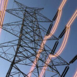 Zouhair Chorfi, président de l'ANRE, présentant le rapport annuel sur le secteur électrique marocain